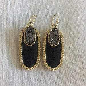 Kendra Scott - small sized stone